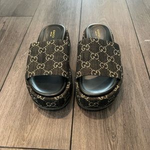 GUCCI GG platform sandals | size 36.5